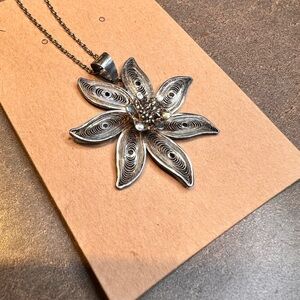 Flower necklace